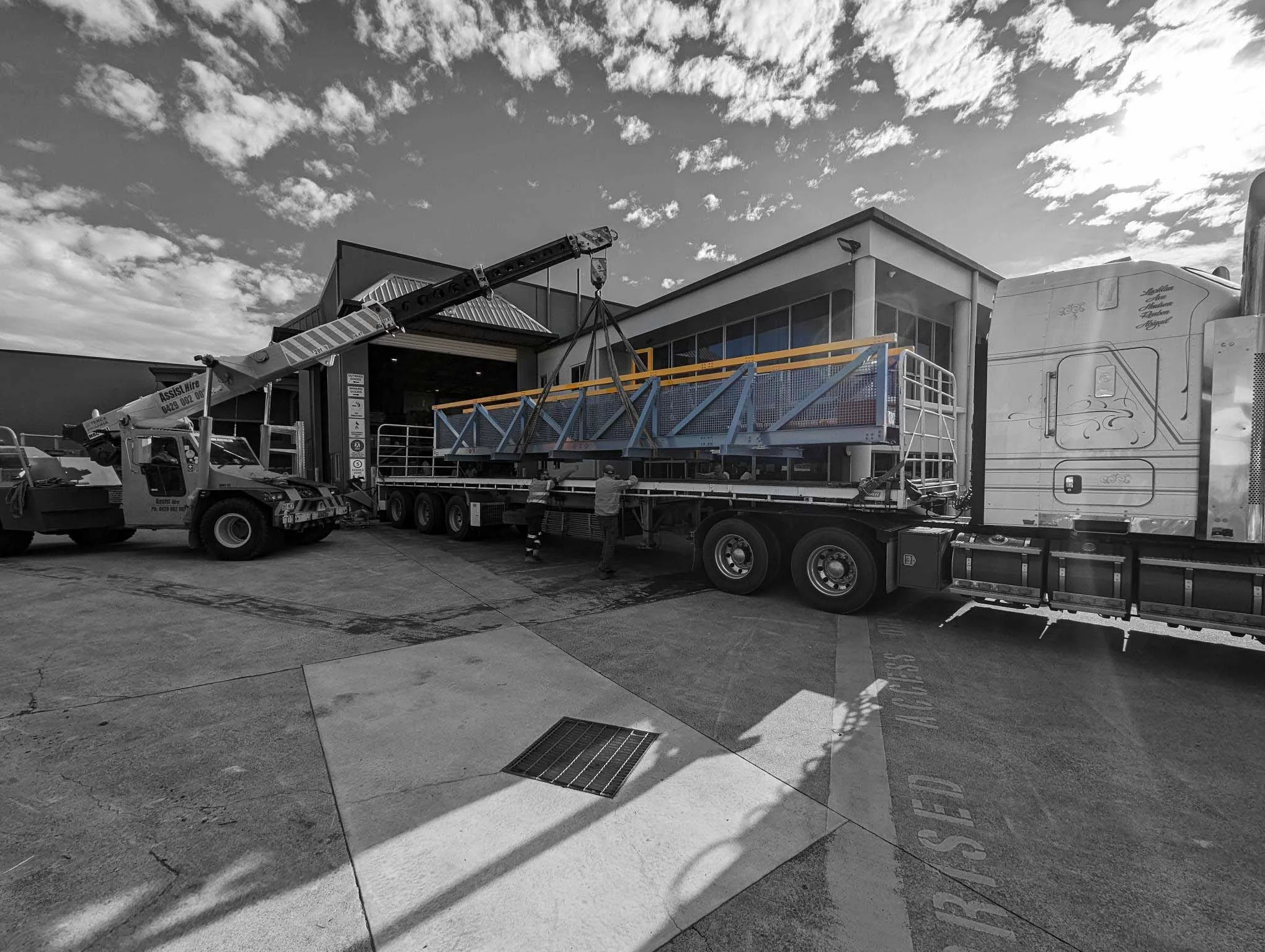 Estanques y ductos FRP en planta industrial